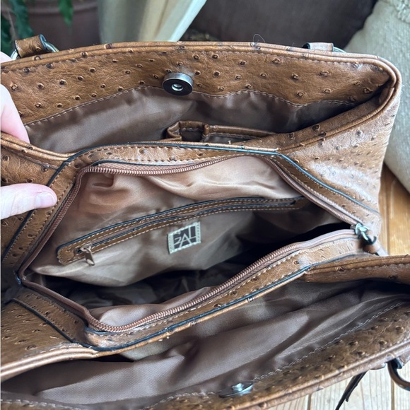 GAL Ostrich Shoulder Bag - Picture 6 of 8